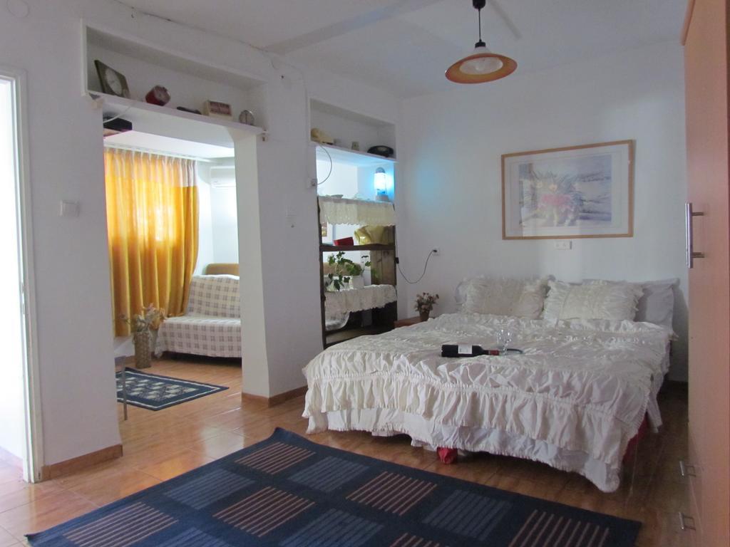 Zipi Orhan Acre Quarto foto